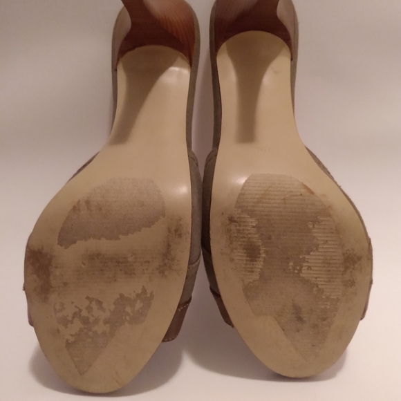 GUESS Army Green w/leather bow Heel - Picture 7 of 8